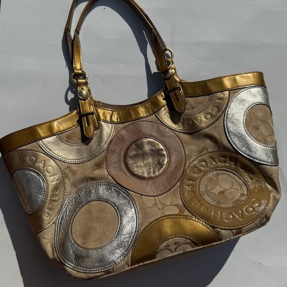 Coach Carly Patchwork Tote – Gold & Silver Metallic Circles – Y2K Style - Picture 4 of 13